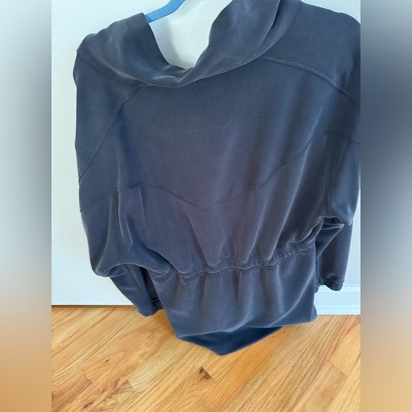 Lululemon soft stream jacket - Picture 2 of 3